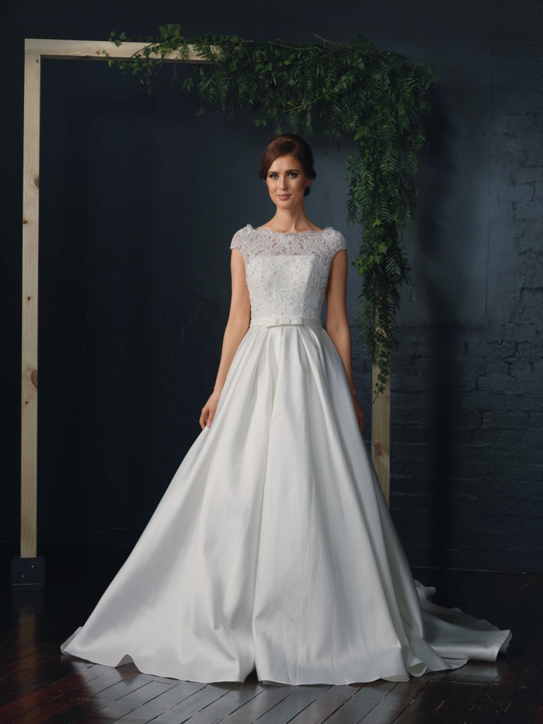 Fiona Wedding Dress Taffefa Lace V Back